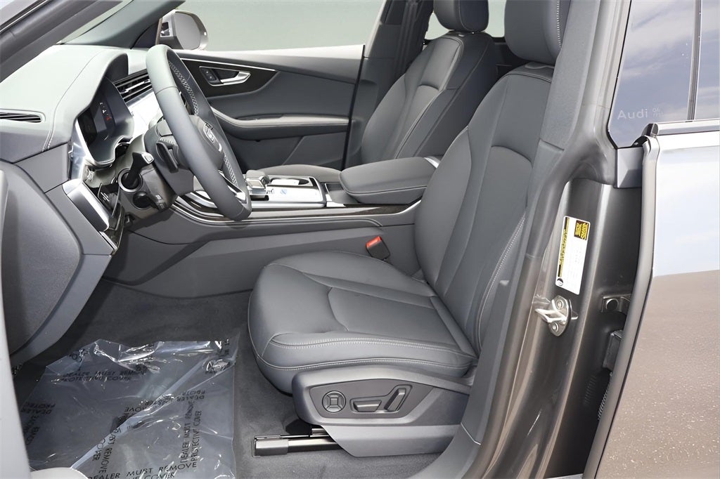 2025 Audi Q8 55 Premium Plus quattro