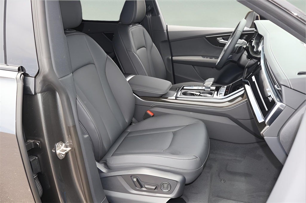 2025 Audi Q8 55 Premium Plus quattro
