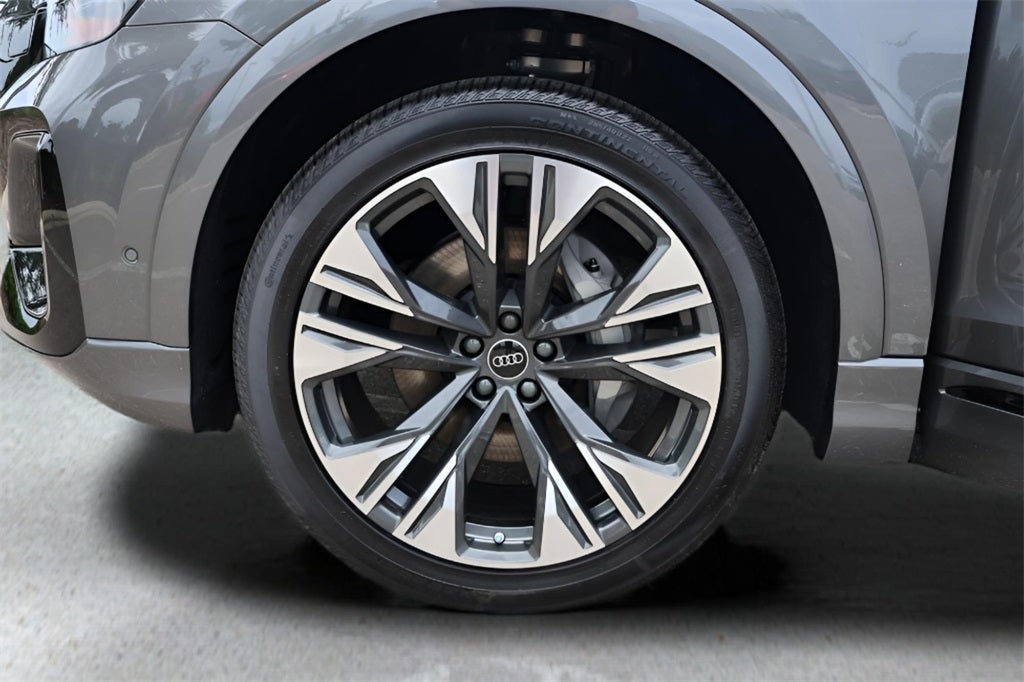 2025 Audi Q8 55 Premium Plus quattro