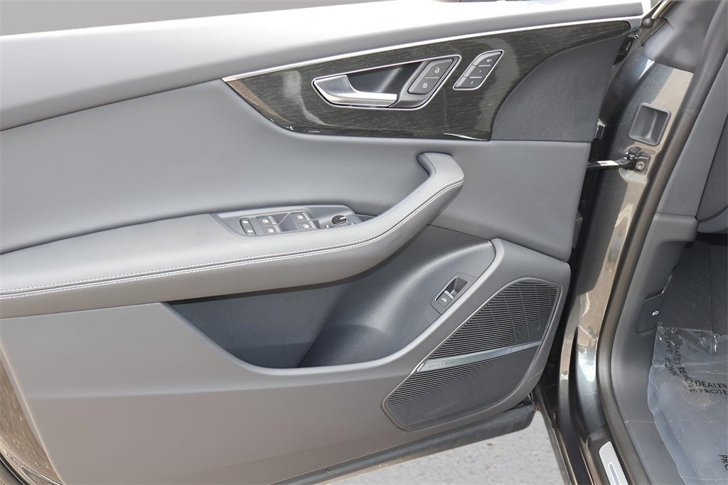 2025 Audi Q8 55 Premium Plus quattro