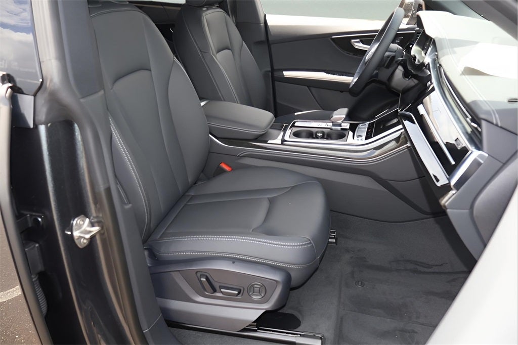 2025 Audi Q8 55 Premium Plus quattro