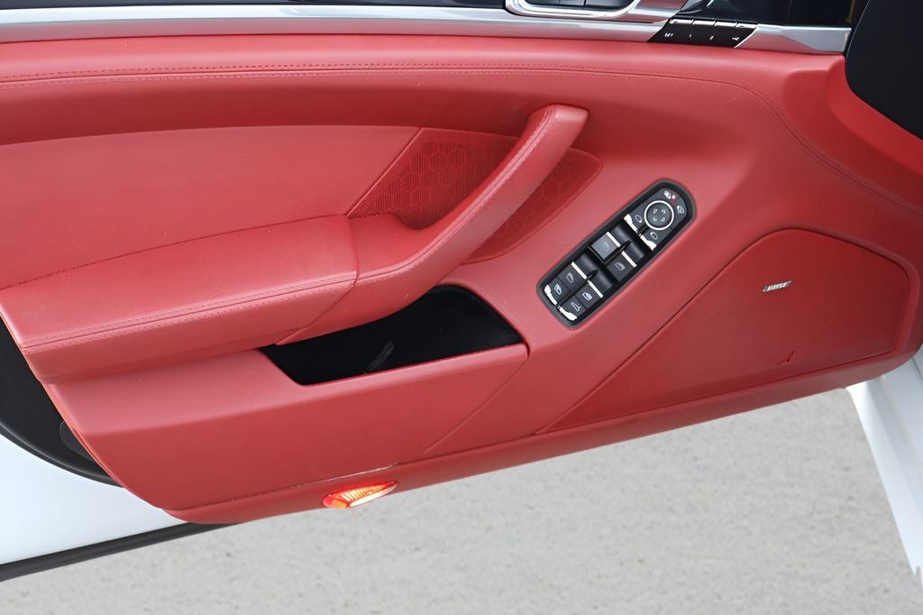 2016 Porsche Panamera 2