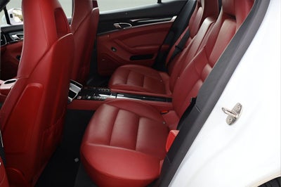 2016 Porsche Panamera 2