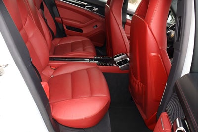 2016 Porsche Panamera 2