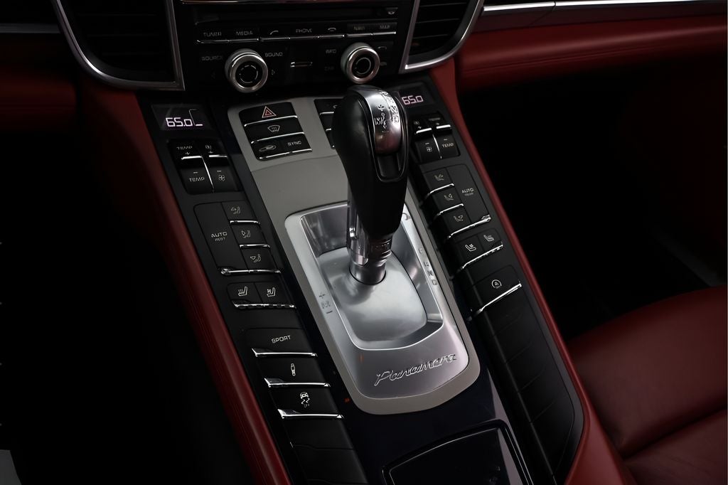 2016 Porsche Panamera 2