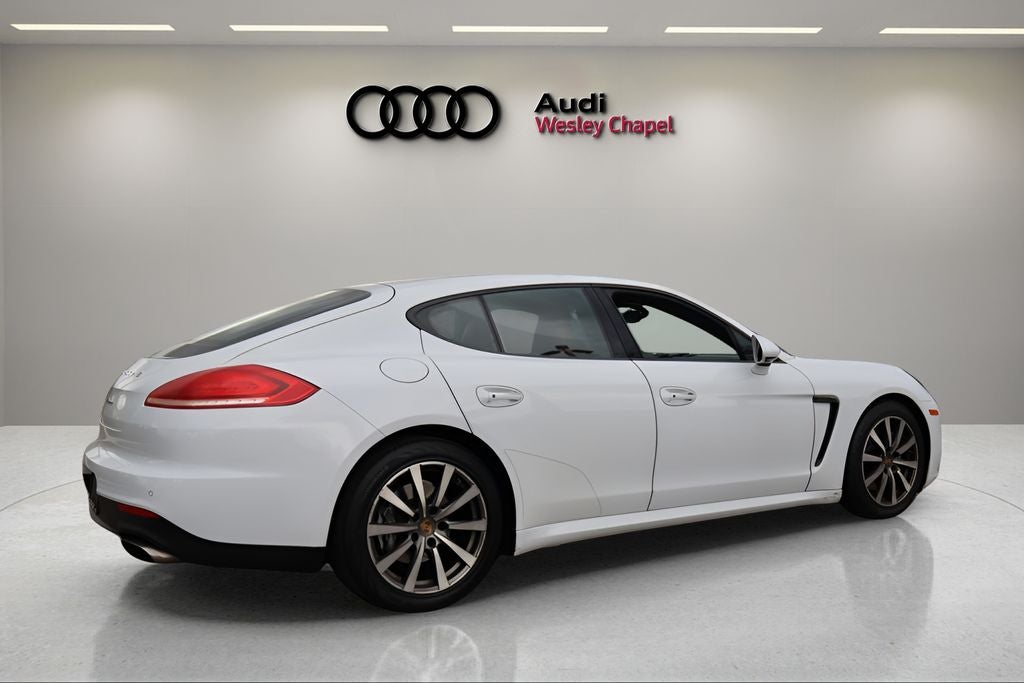 2016 Porsche Panamera 2
