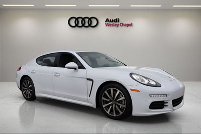 2016 Porsche Panamera 2