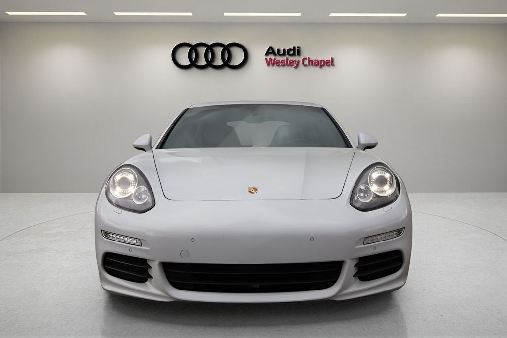 2016 Porsche Panamera 2