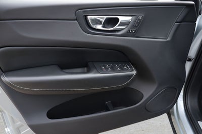 2018 Volvo XC60 Hybrid T8 R-Design