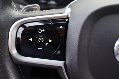 2018 Volvo XC60 Hybrid T8 R-Design