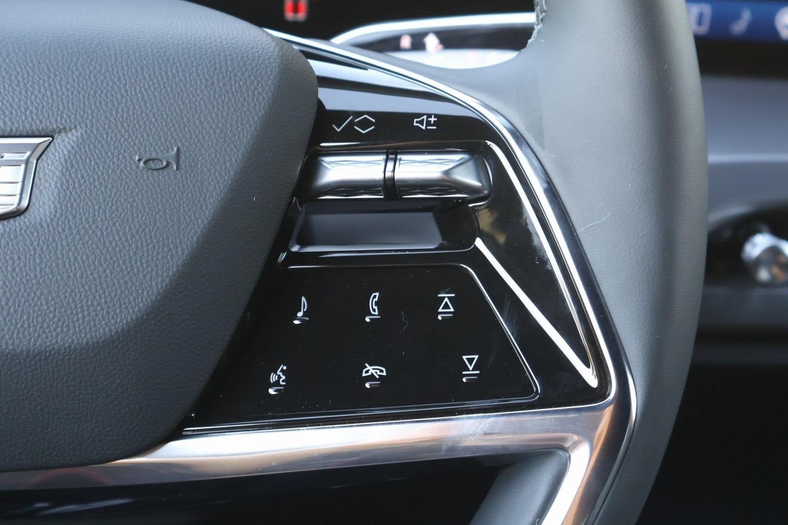 2026 Cadillac VISTIQ Luxury