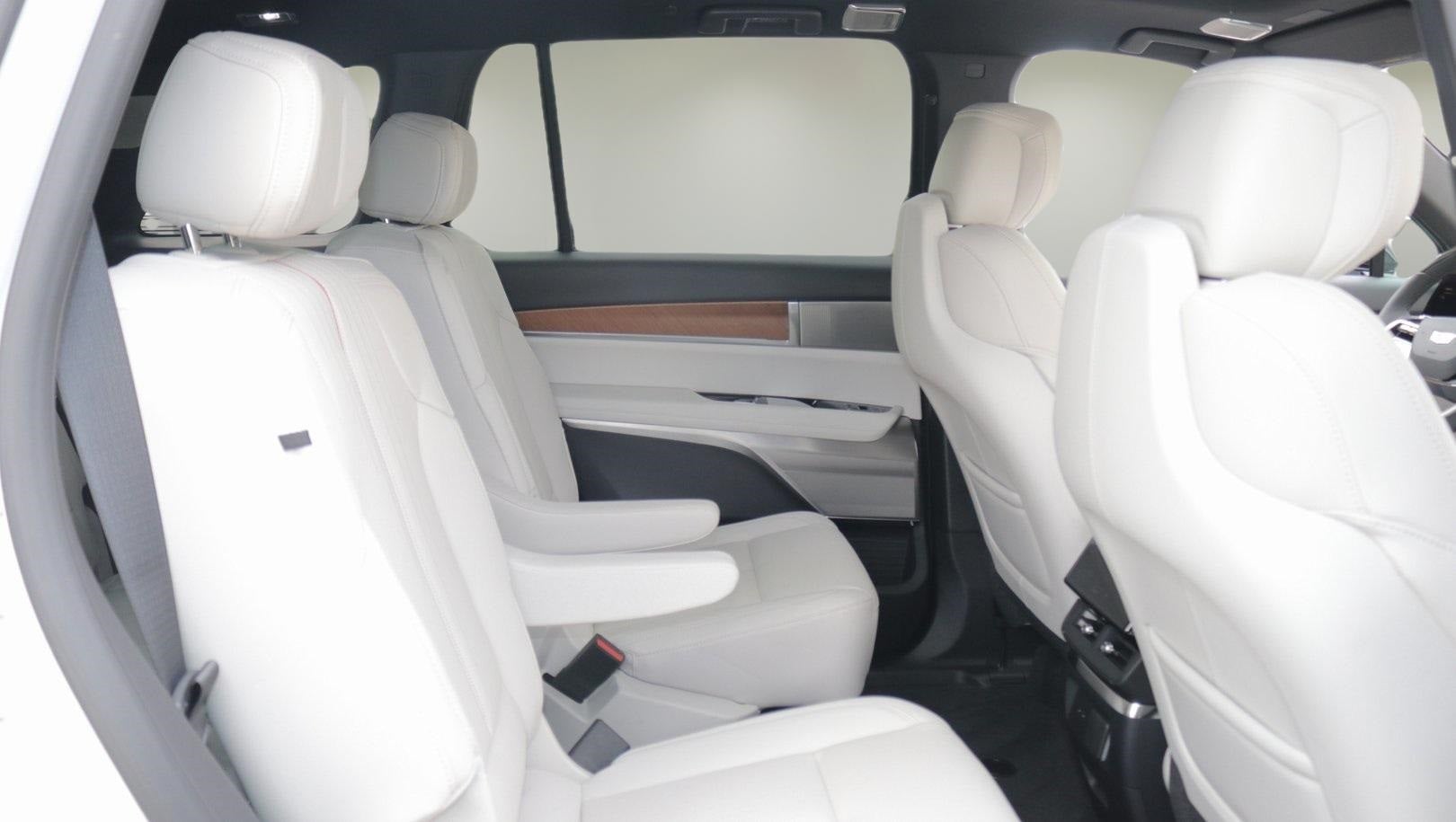 2026 Cadillac VISTIQ Luxury