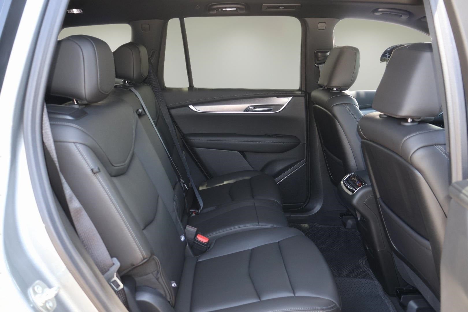 2025 Cadillac XT6 Luxury