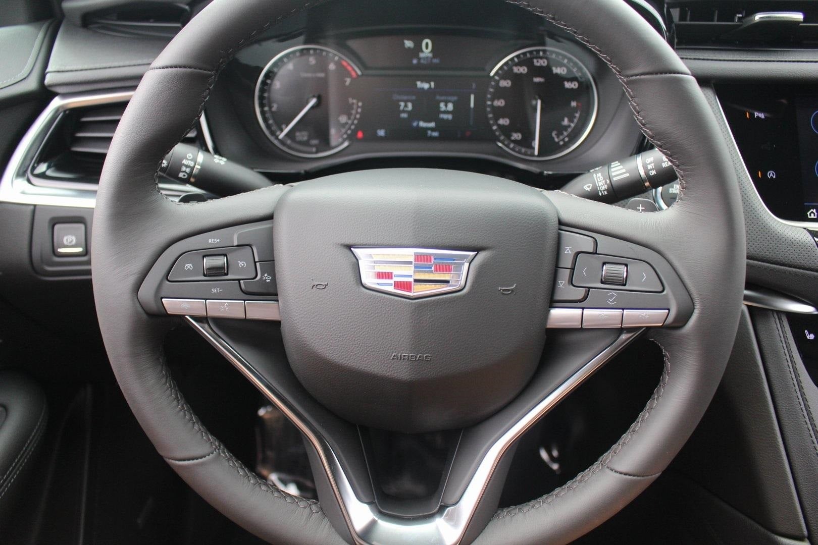 2025 Cadillac XT6 Luxury