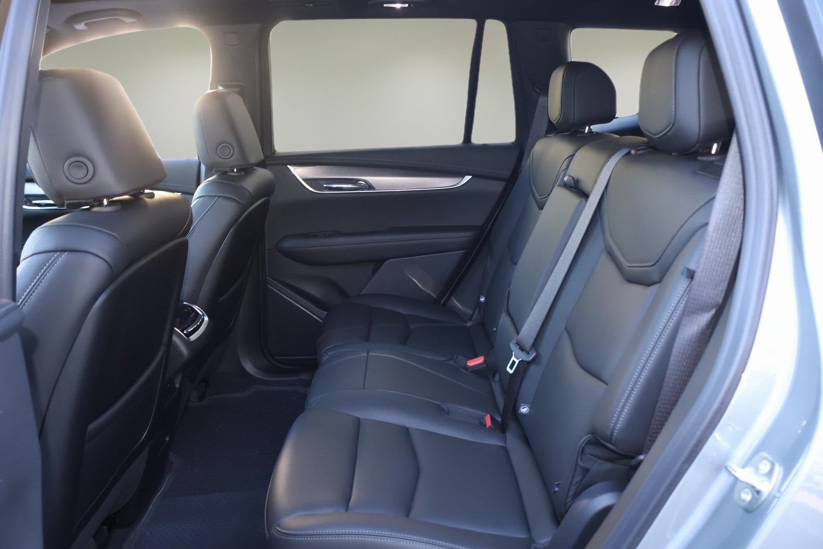 2025 Cadillac XT6 Luxury