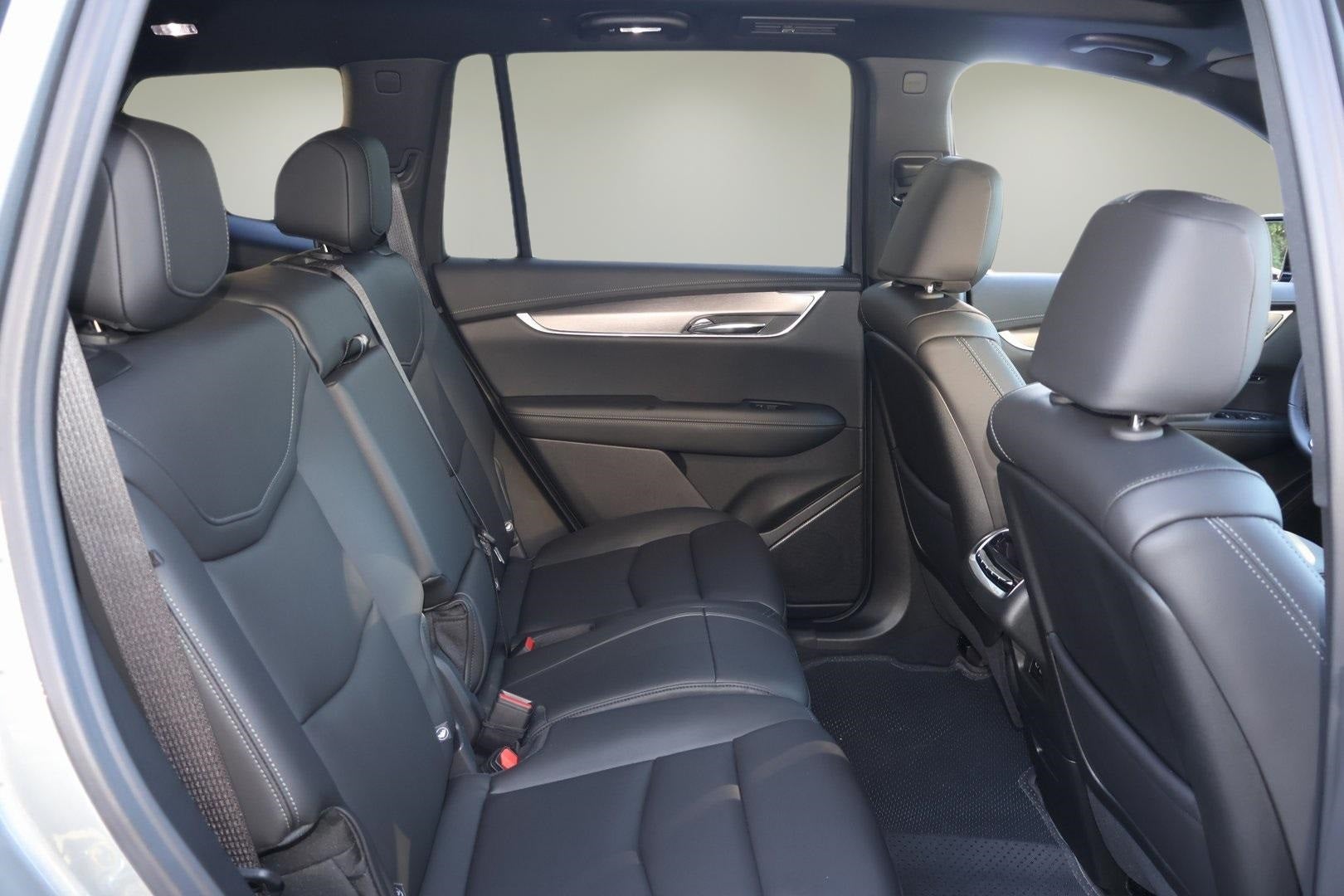 2025 Cadillac XT6 Luxury