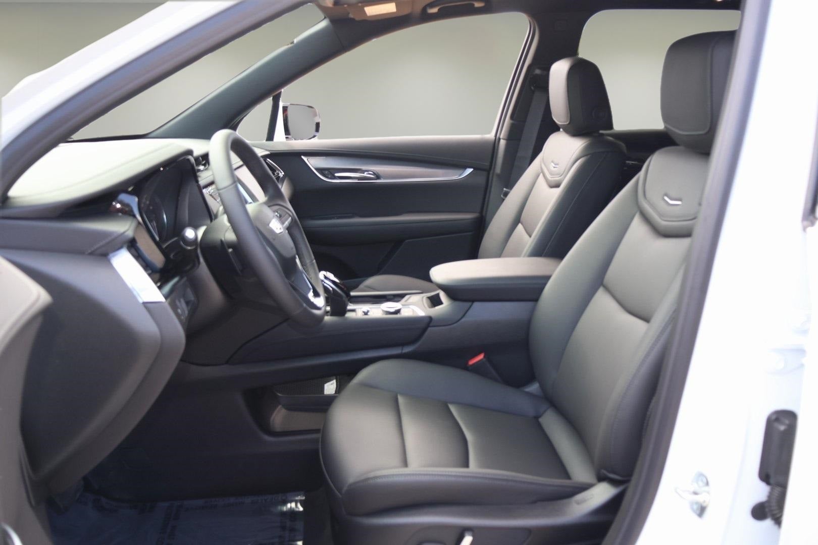 2025 Cadillac XT6 Luxury