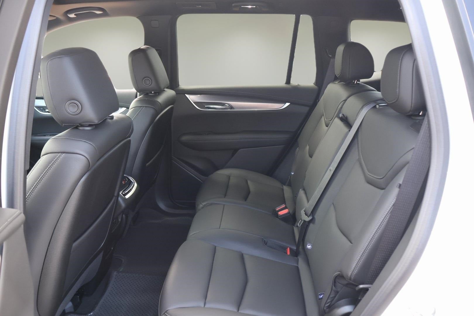 2025 Cadillac XT6 Luxury