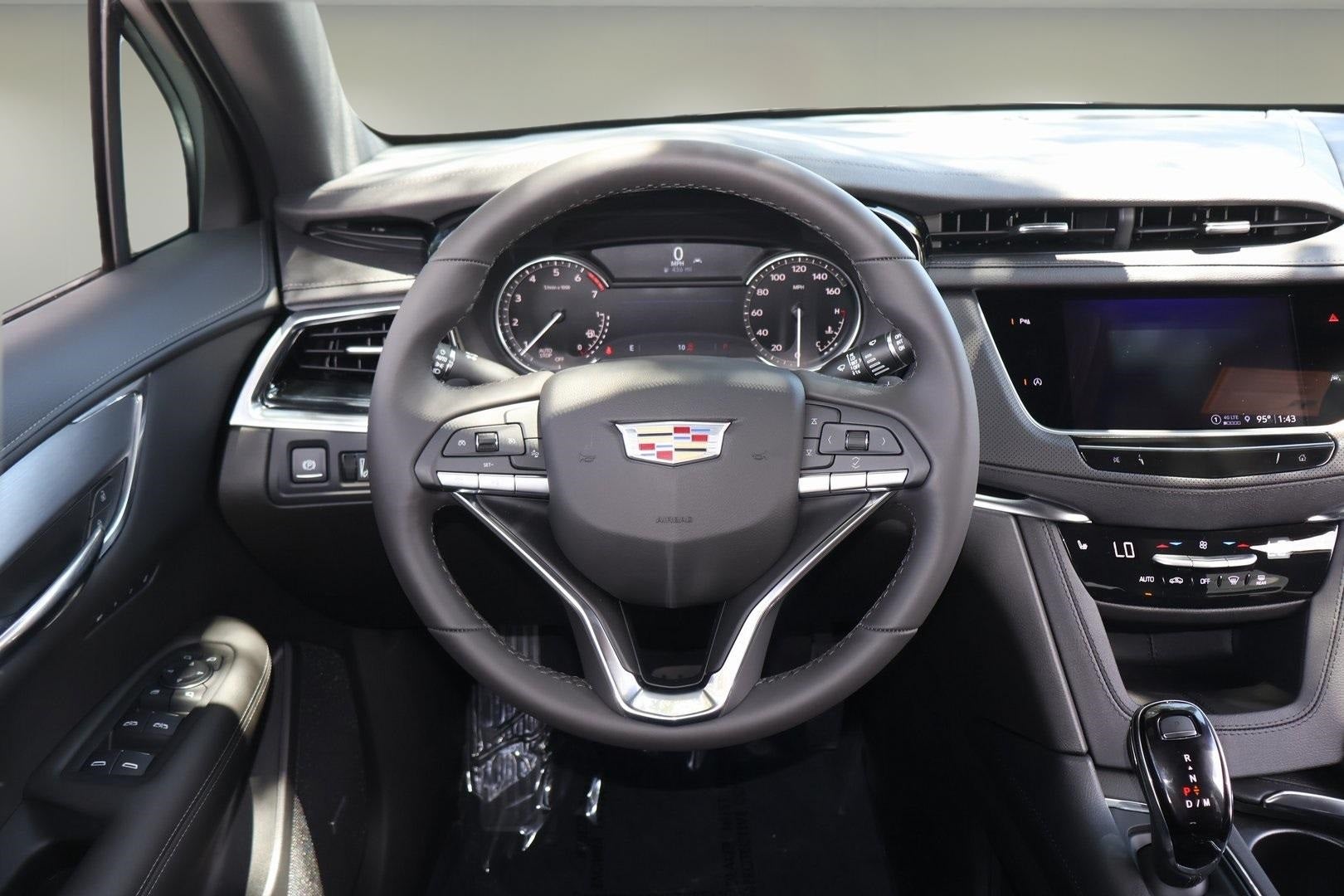 2025 Cadillac XT6 Luxury