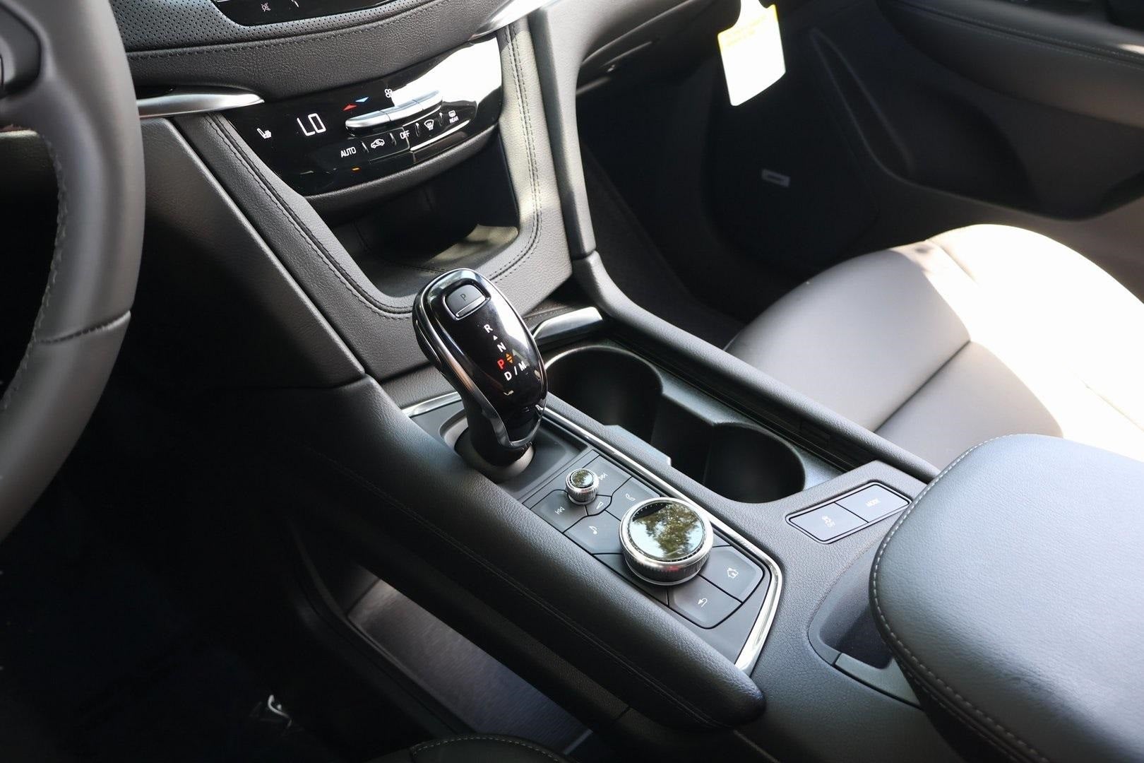 2025 Cadillac XT6 Luxury