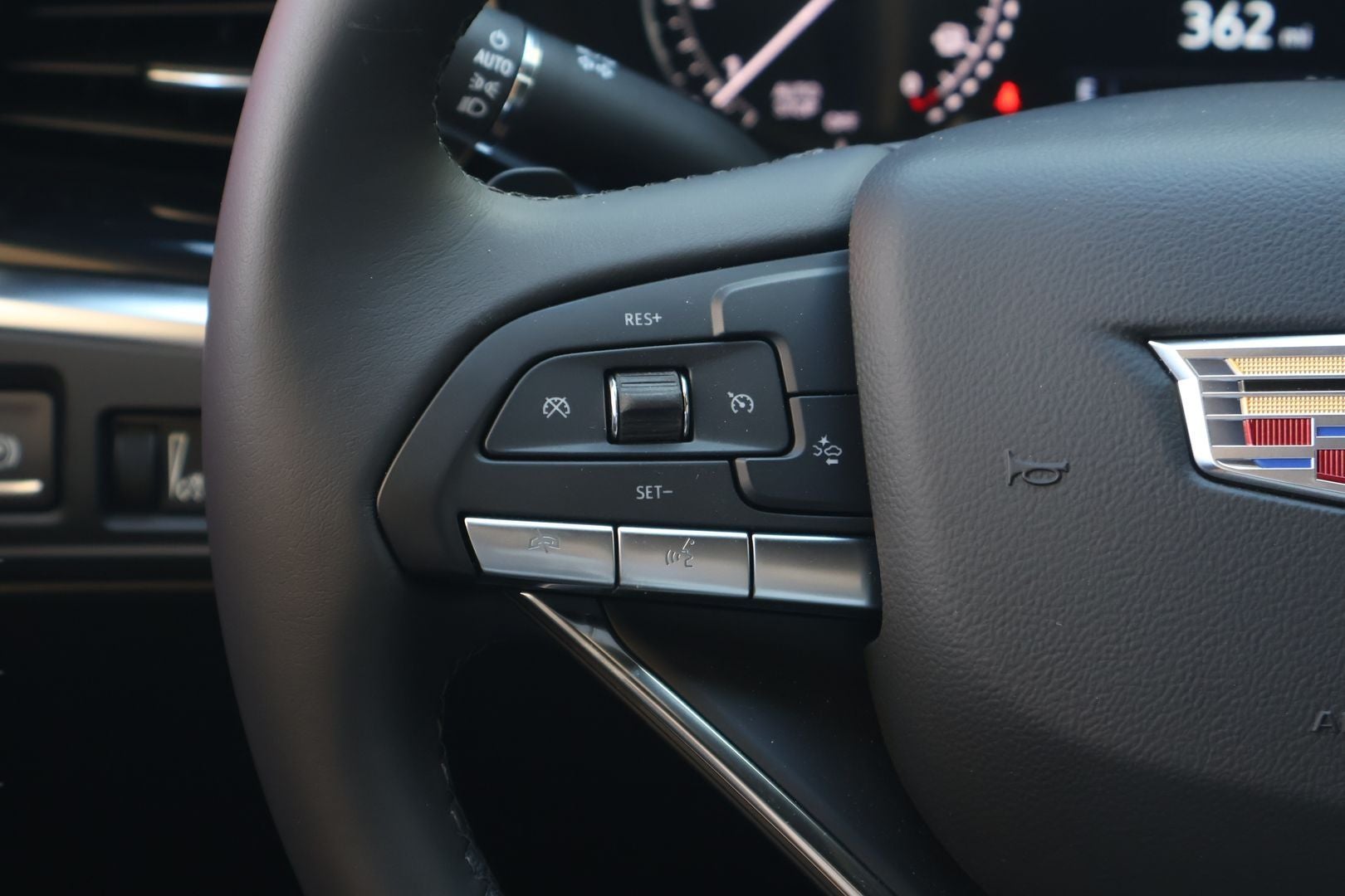 2025 Cadillac XT6 Luxury