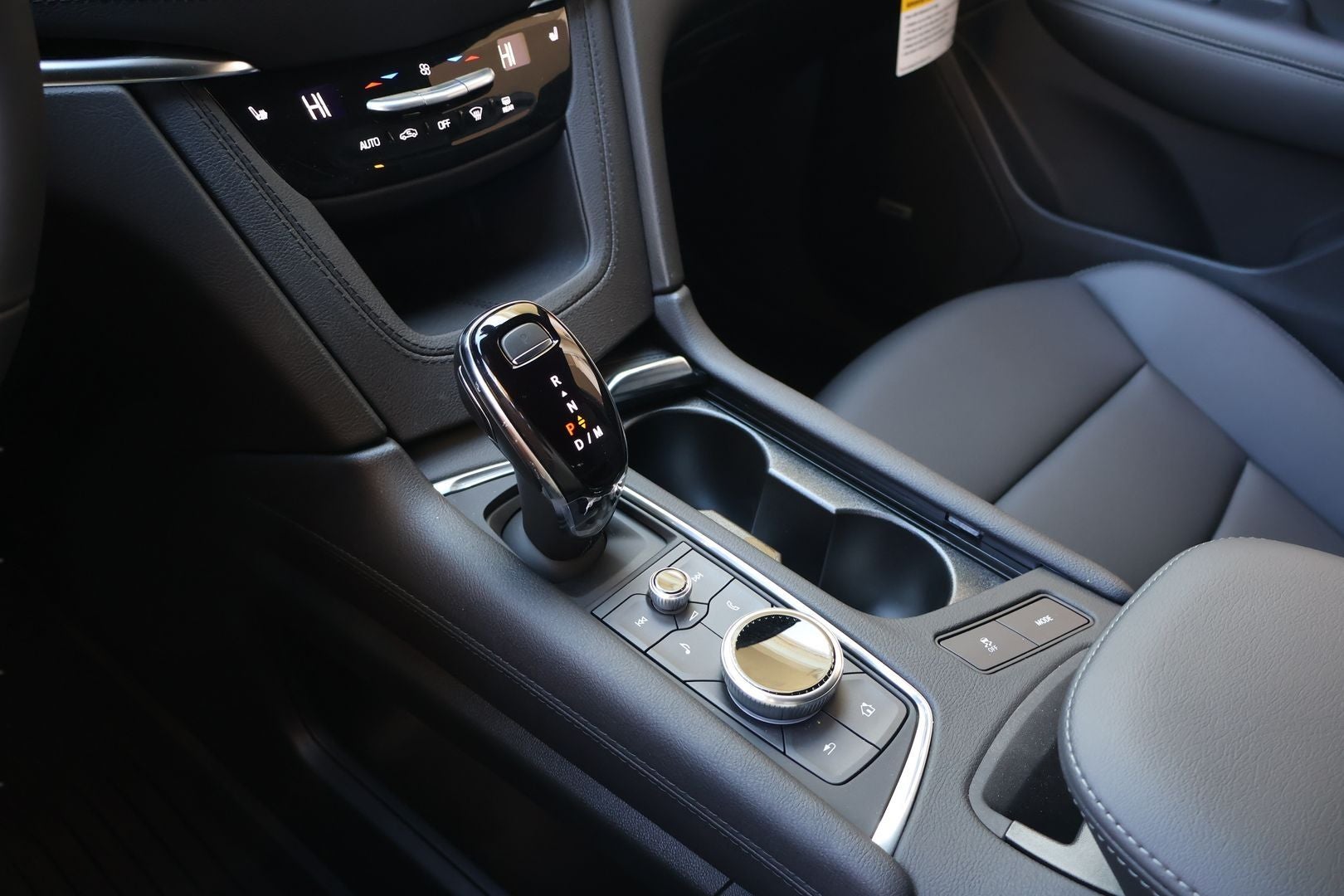 2025 Cadillac XT6 Luxury