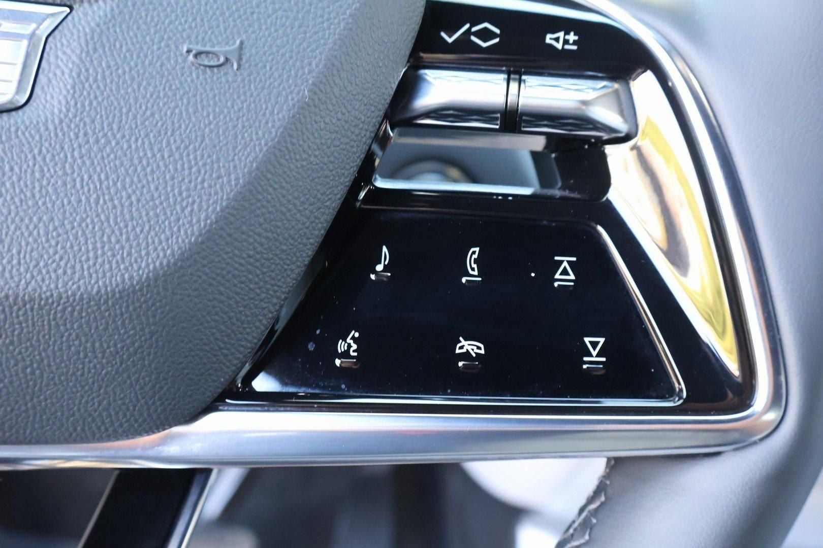 2023 Cadillac LYRIQ Luxury