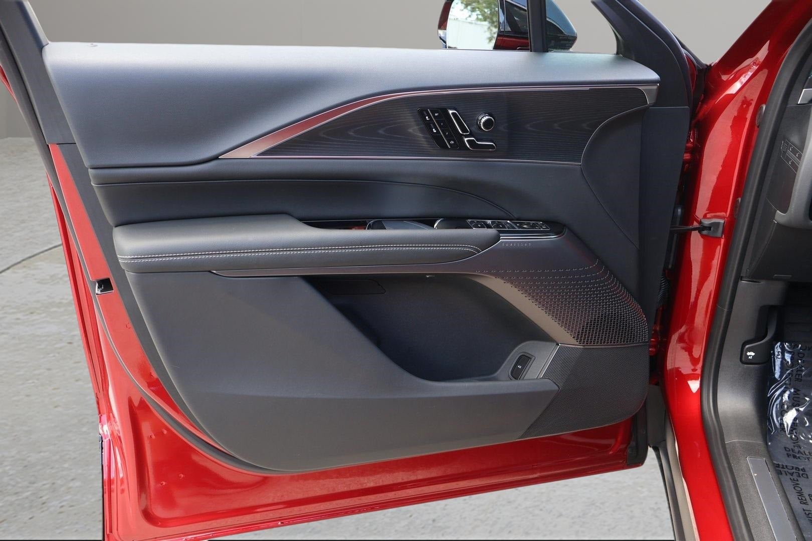 2025 Cadillac LYRIQ Luxury