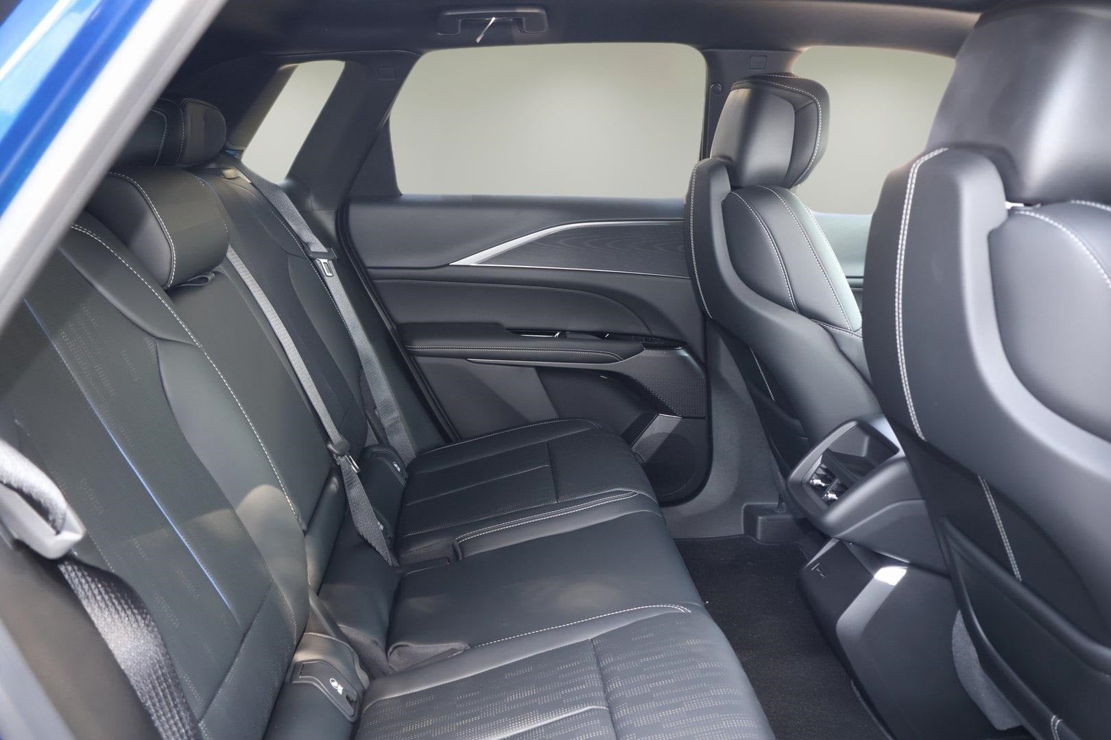 2025 Cadillac LYRIQ Sport