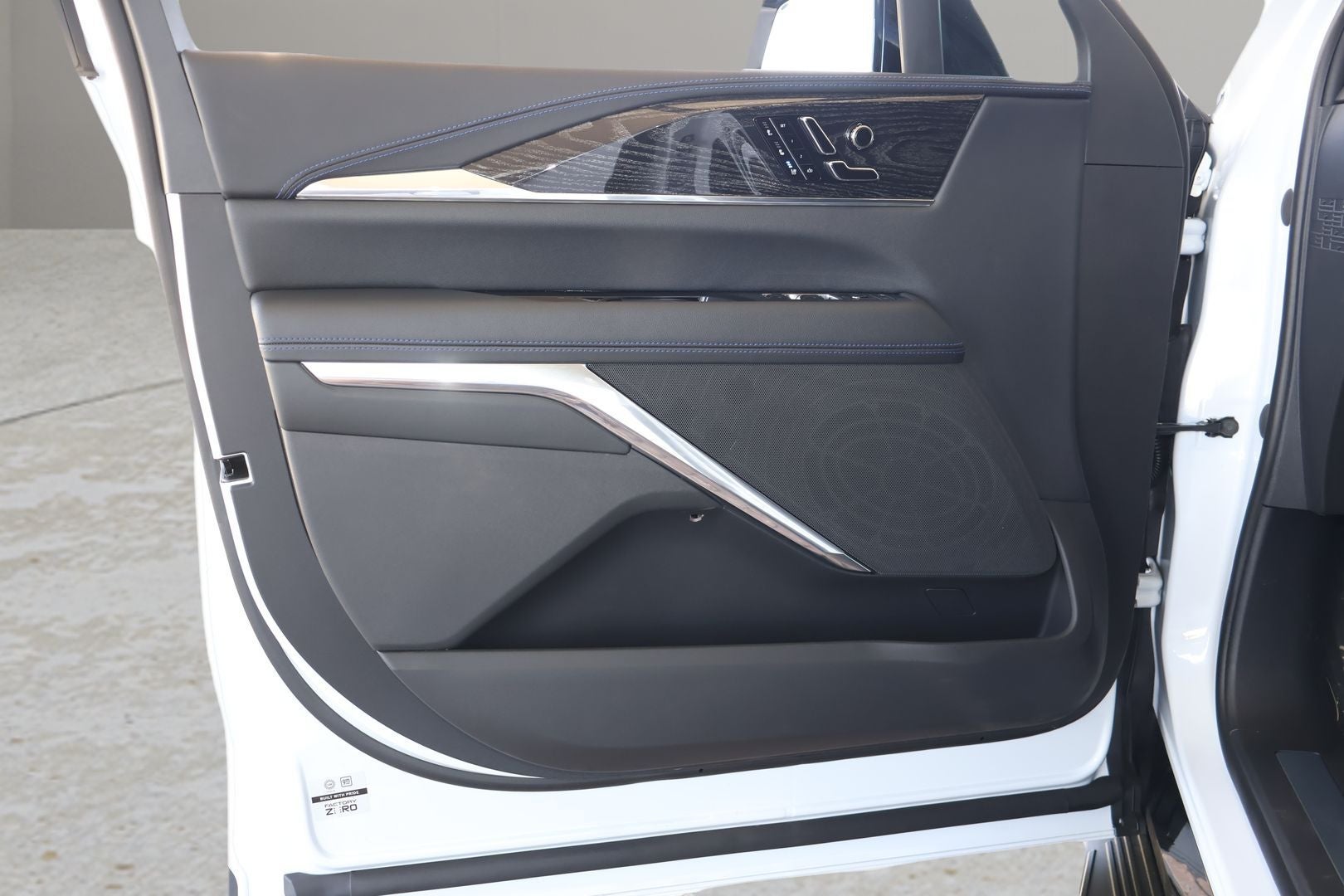 2026 Cadillac ESCALADE IQL Sport