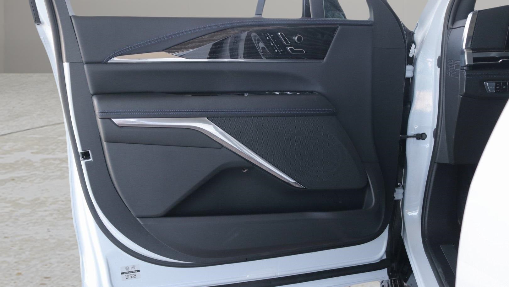 2026 Cadillac ESCALADE IQL Sport