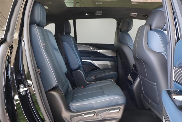 2025 Cadillac ESCALADE IQ Luxury 2