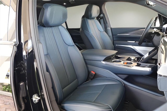 2025 Cadillac ESCALADE IQ Luxury 2