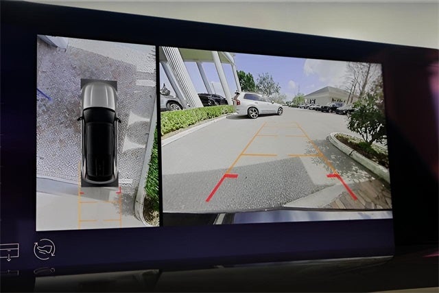 2025 Cadillac ESCALADE IQ Luxury 2