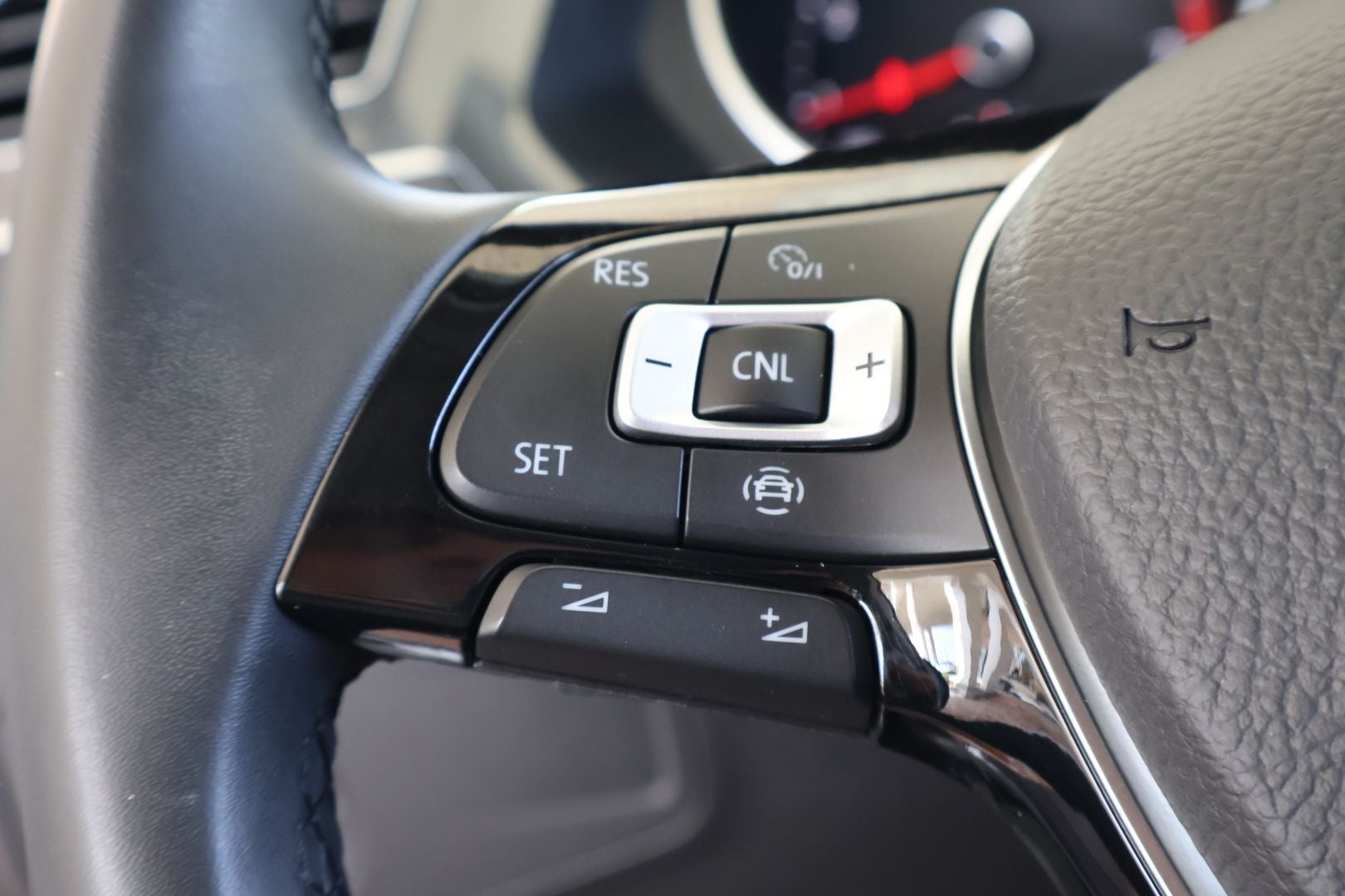 2020 Volkswagen Tiguan 2.0T SE