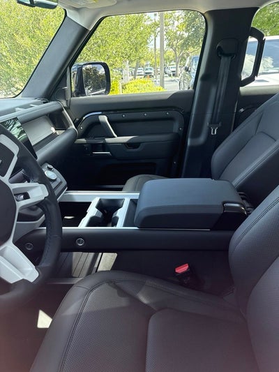 2025 Land Rover Defender 110 S