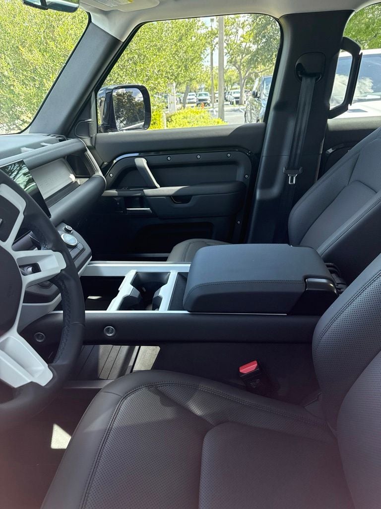 2025 Land Rover Defender 110 S