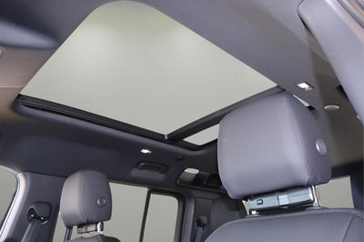 2025 Land Rover Defender 110 S