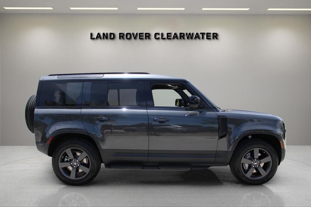 2025 Land Rover Defender 110 S