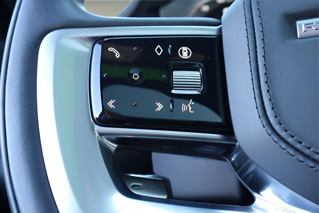 2025 Land Rover Range Rover Plug-In Hybrid SE