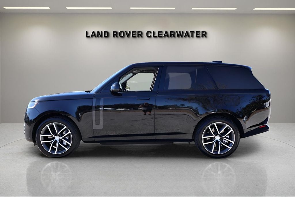 2025 Land Rover Range Rover Plug-In Hybrid SE