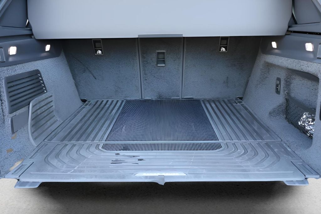 2025 Land Rover Range Rover Plug-In Hybrid SE