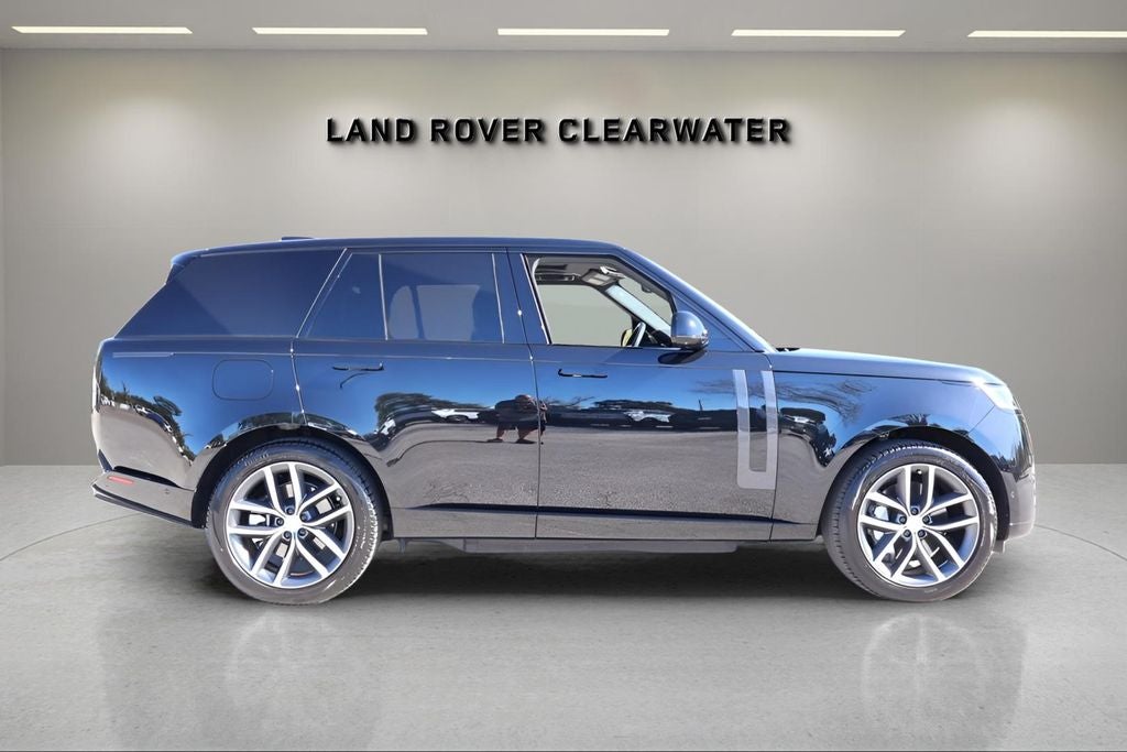 2025 Land Rover Range Rover Plug-In Hybrid SE