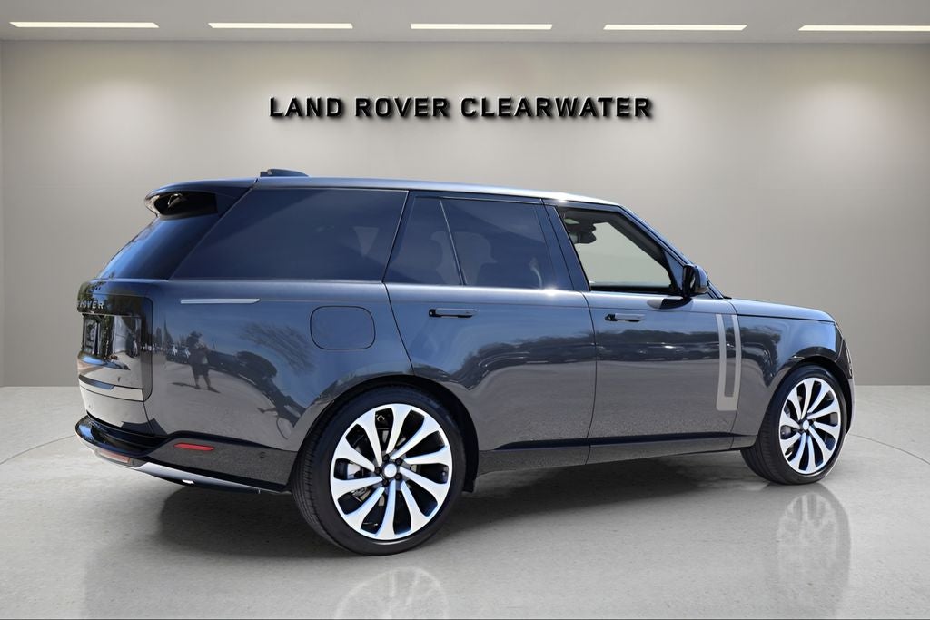 2025 Land Rover Range Rover SE