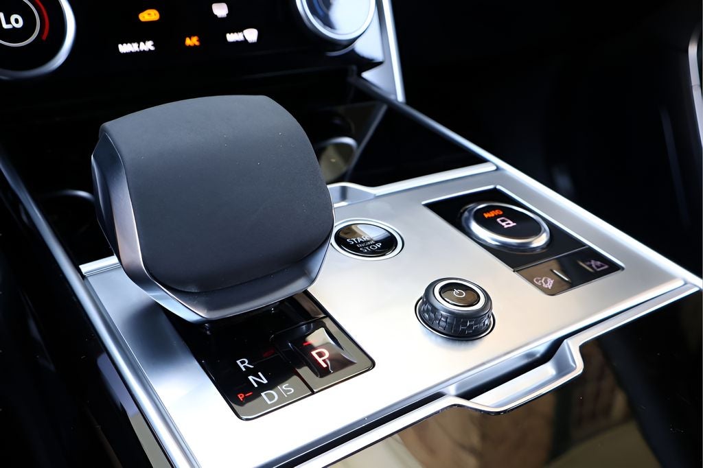 2023 Land Rover Range Rover SE LWB