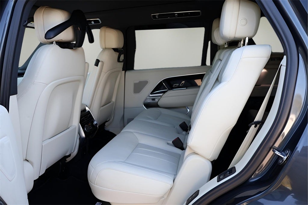 2025 Land Rover Range Rover SE LWB