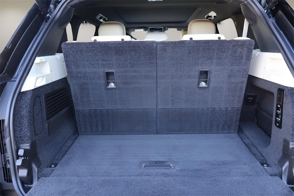 2025 Land Rover Range Rover SE LWB