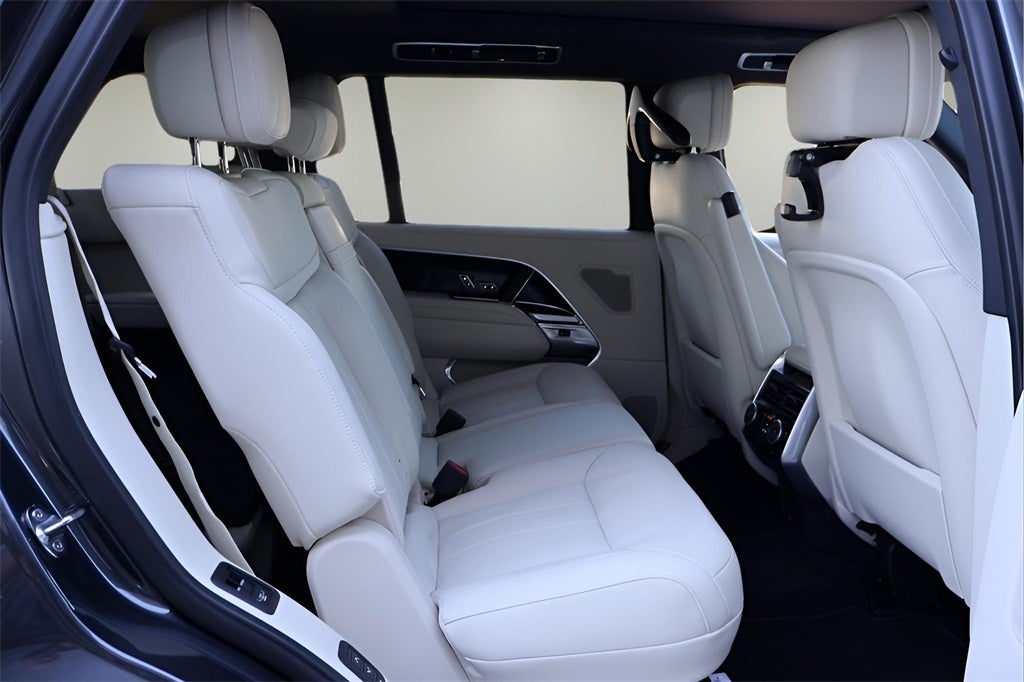 2025 Land Rover Range Rover SE LWB