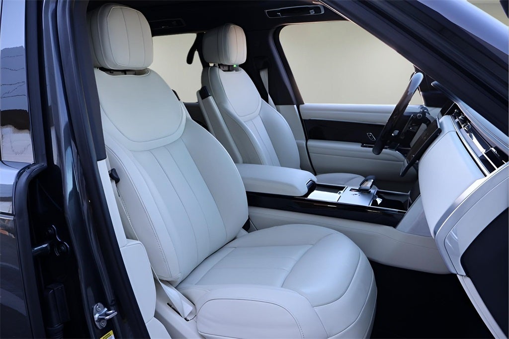 2025 Land Rover Range Rover SE LWB