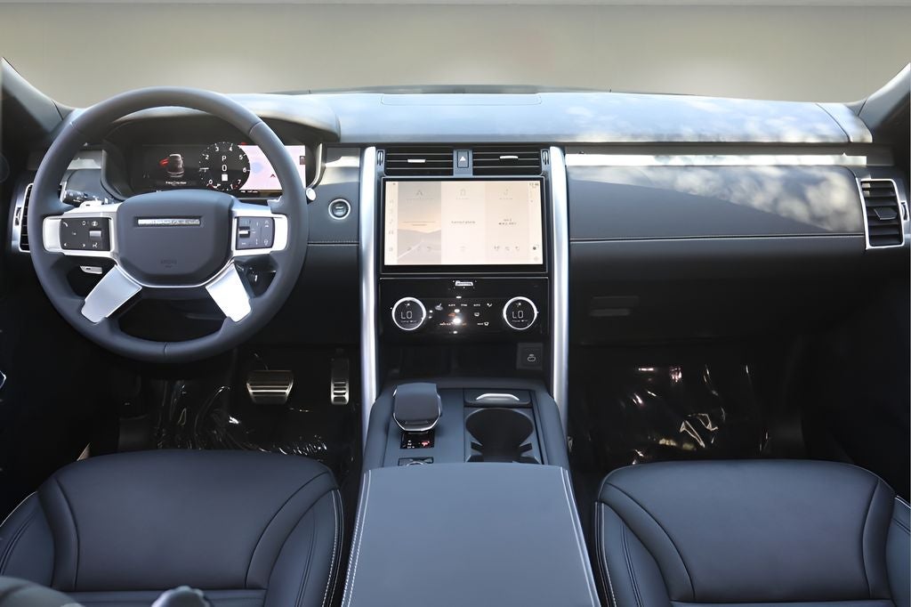 2025 Land Rover Discovery Dynamic SE